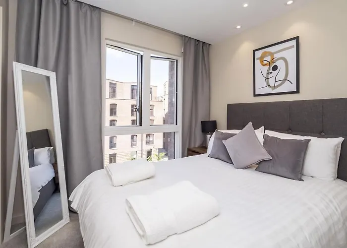 Luxury Apartment Suite Within The City Walls